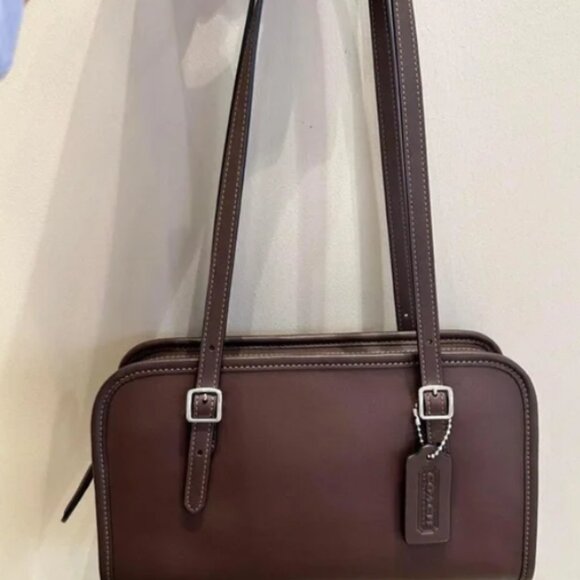 Chic Vintage Coach Zip Tote - Eternal Style - Picture 1 of 4